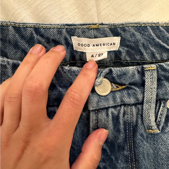 Good American Split Hem Jeans - Picture 3 of 6